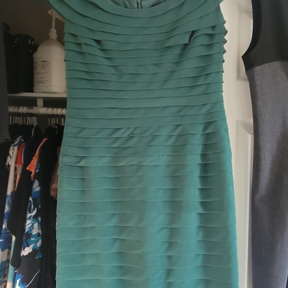 Dawn's Dresses - Picture 7 of 16